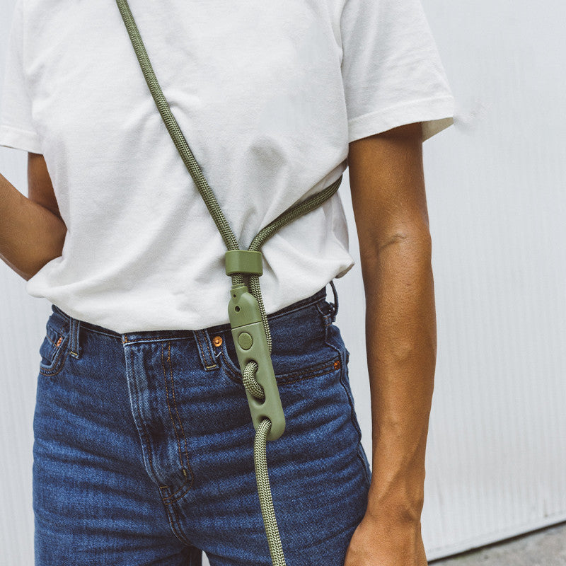 Minimalist Fashion Pet Leash With Sleek Slanted Design